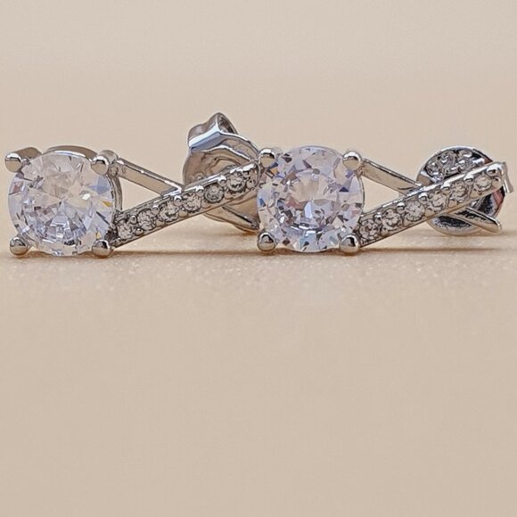 💎 Bling Stud Beautiful Shiny Stud Earrings for Women, INDN8588 - Picture 3 of 5